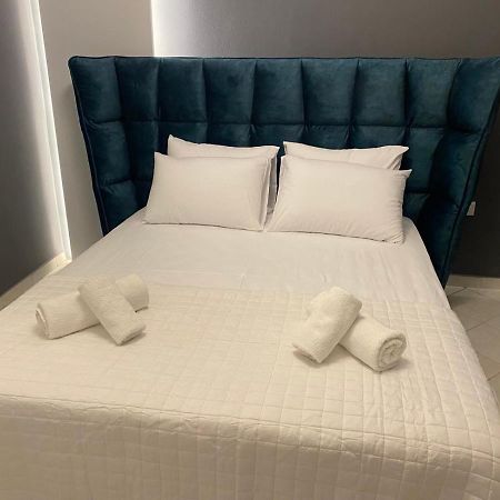 אתונה Comfortable Apartment Near To Metro מראה חיצוני תמונה