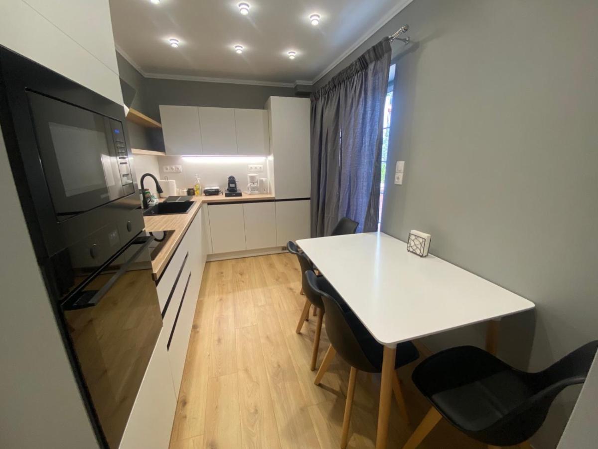 אתונה Comfortable Apartment Near To Metro מראה חיצוני תמונה